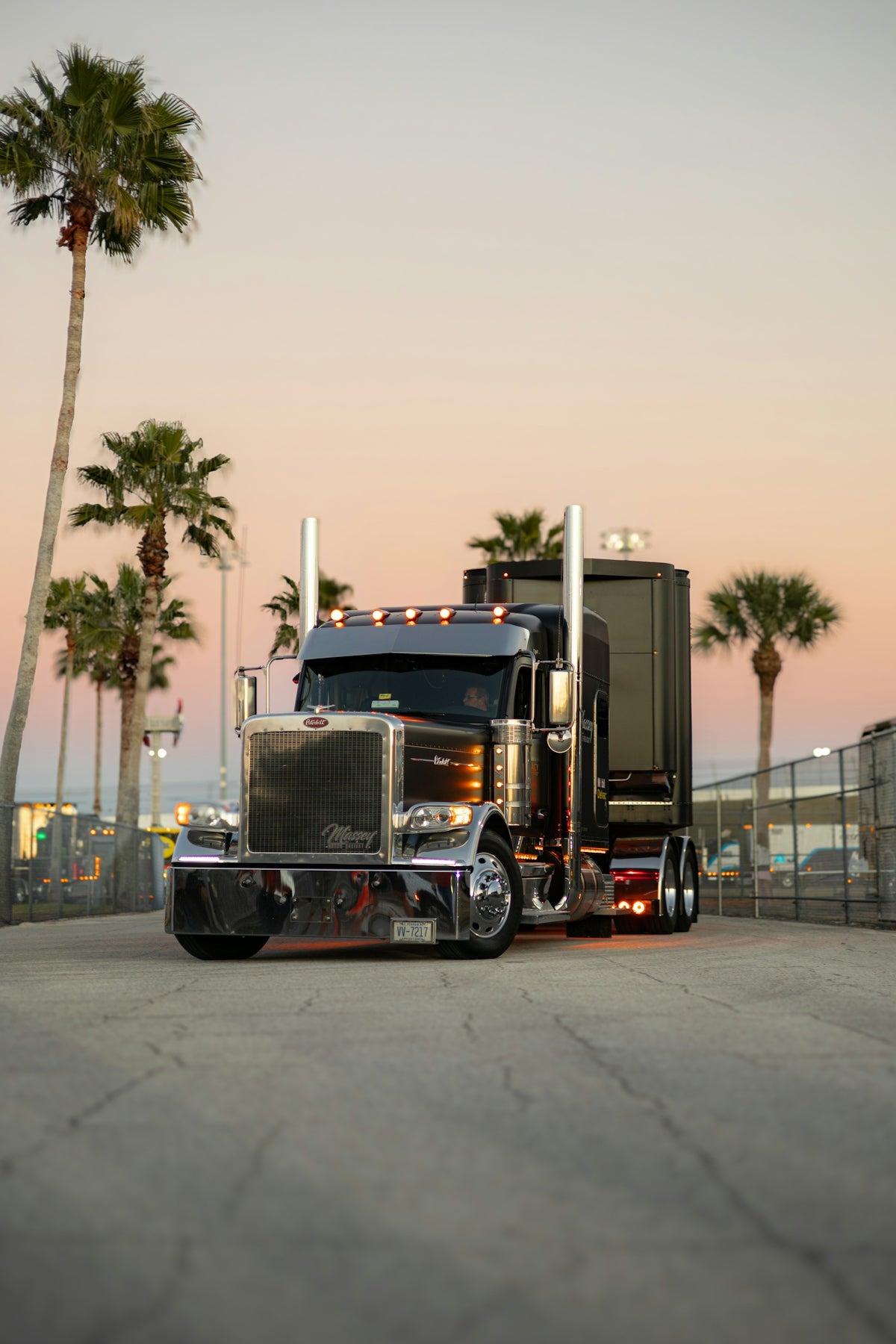 Getting to know the finest repair parts for semi trucks and trailers ...